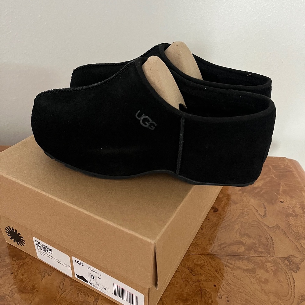 NIB Ugg Clogs